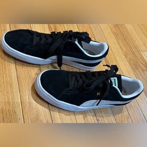 Puma black suede classic sneakers women sz 7